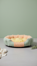 Plush pet bed with faux fur