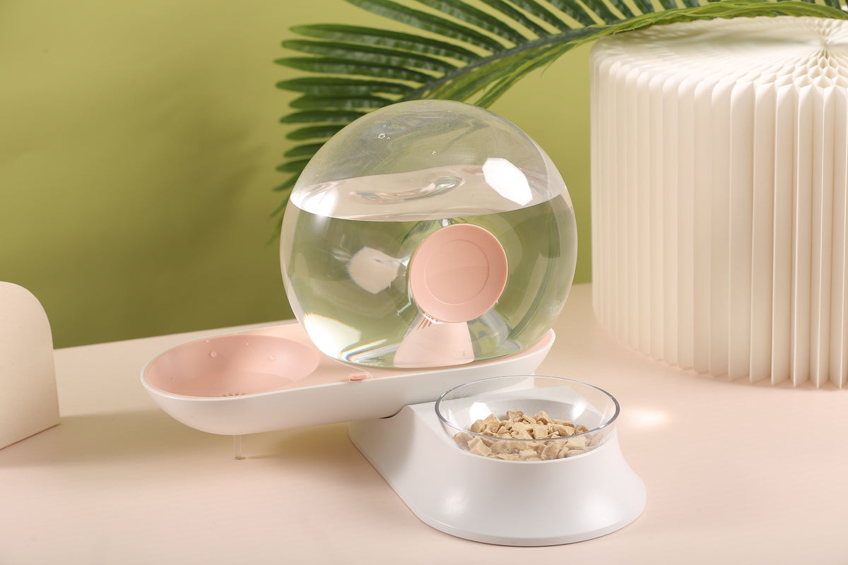 Pet Life ® 'Auto-Myst' Snail Shaped 2-in-1 Automated Gravity Pet Filtered Water Dispenser and Food Bowl